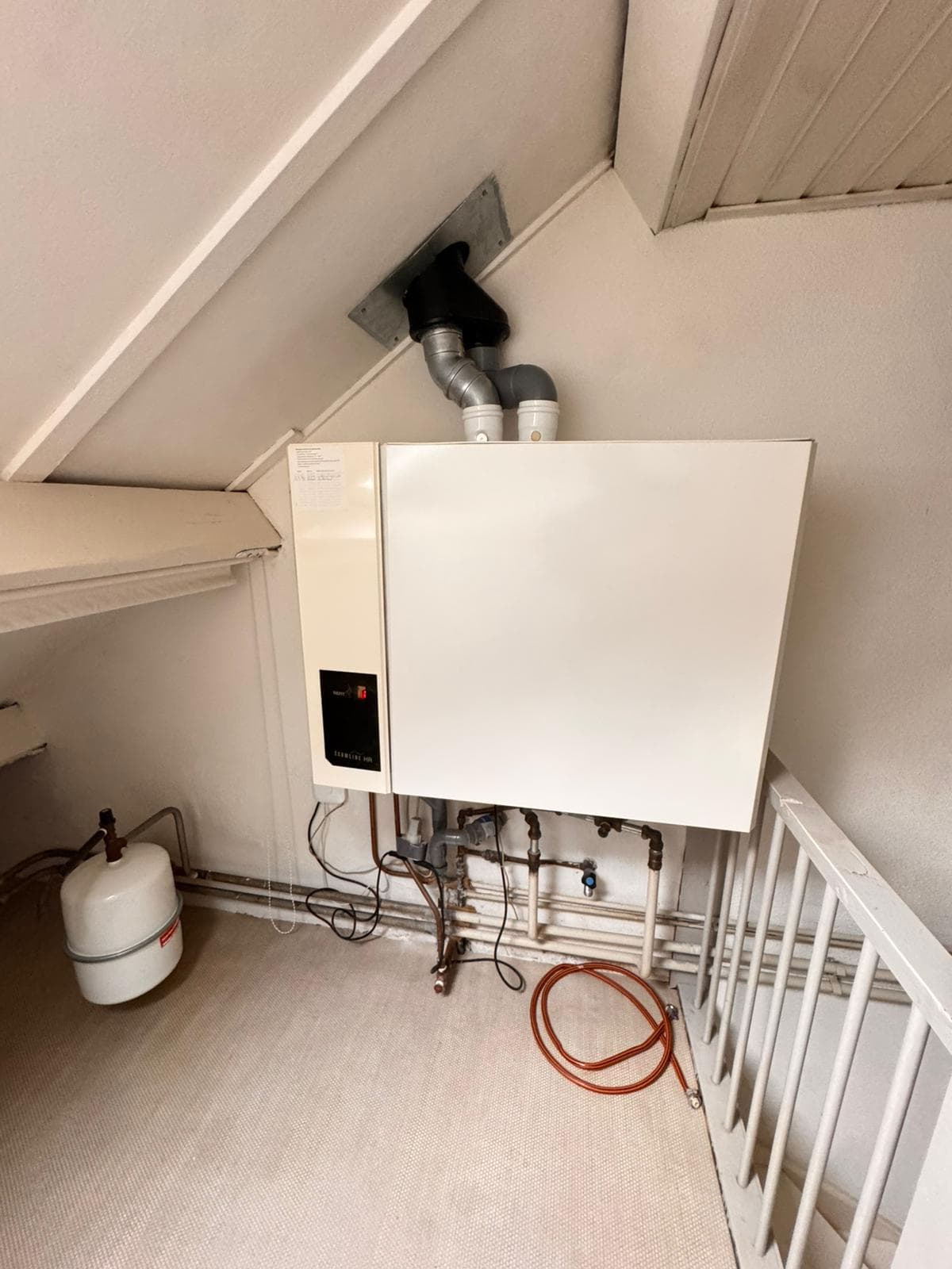Oude cv-ketel vóór vervanging door hybride warmtepomp — OGU10